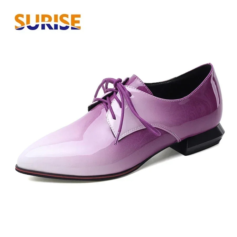 Patent Leather Oxford - ผู้หญิงอังกฤษOxfords Gradientสีแดงสีม่วงสิทธิบัตรหนังรองเท้าสบายๆสุภาพสตรีPointed Toe Lace-Up Brogue Derbies