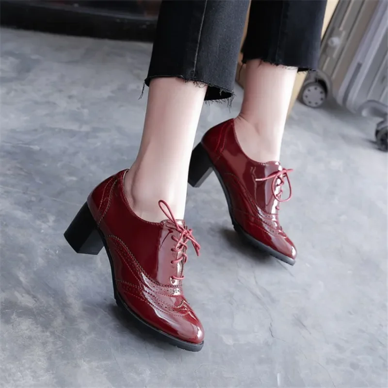 รองเท้าอ๊อกซฟอร์ดสตรีสไตล์อังก - Patent Leather Oxford บทวิจารณ์และราคา