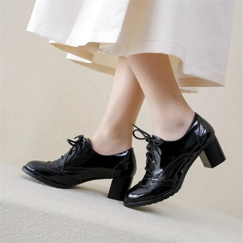 รองเท้าอ๊อกซฟอร์ดสตรีสไตล์อังก - Patent Leather Oxford บทวิจารณ์และราคา
